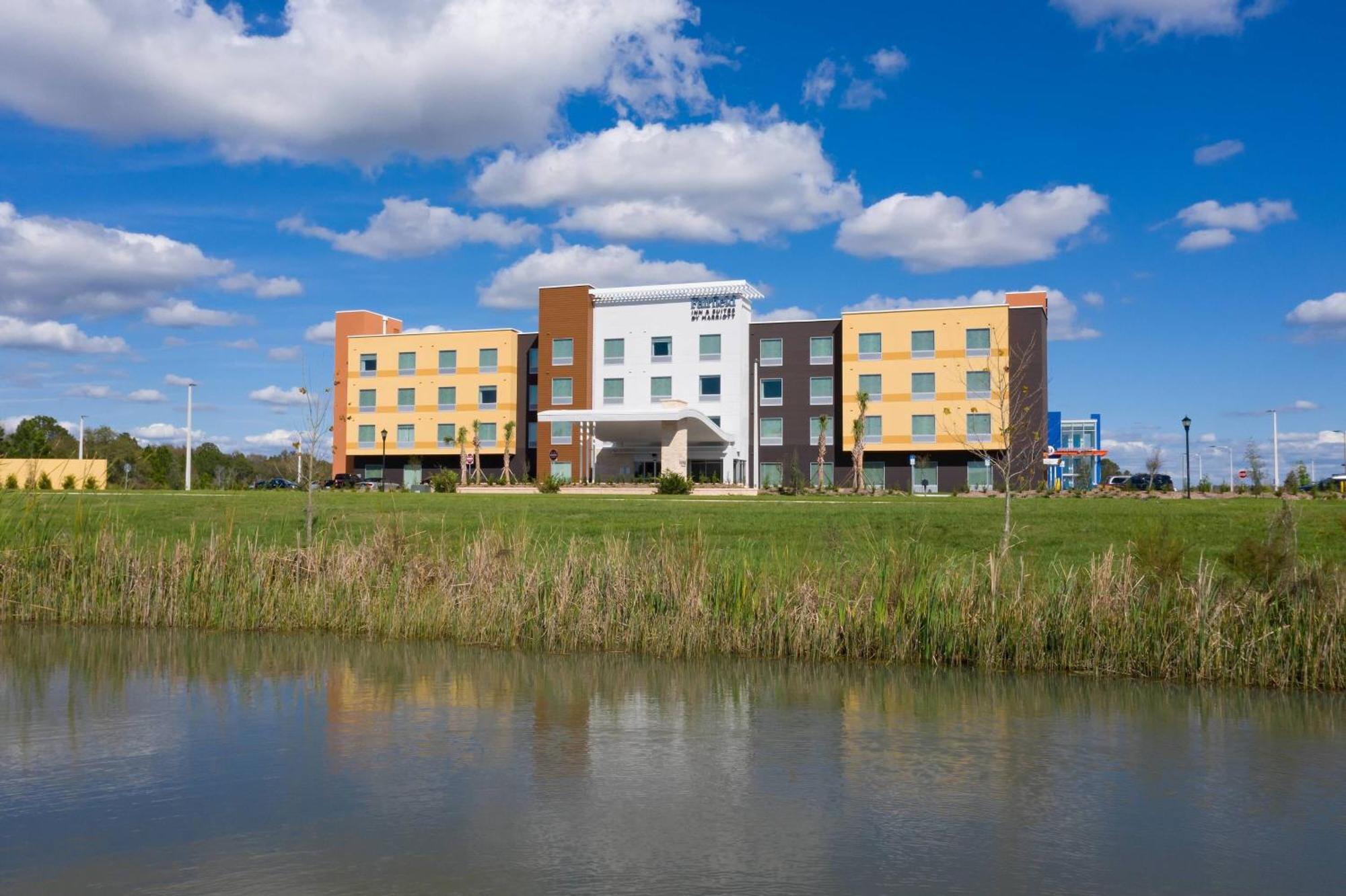 Fairfield Inn & Suites By Marriott Tampa ווסלי צ'אפל מראה חיצוני תמונה